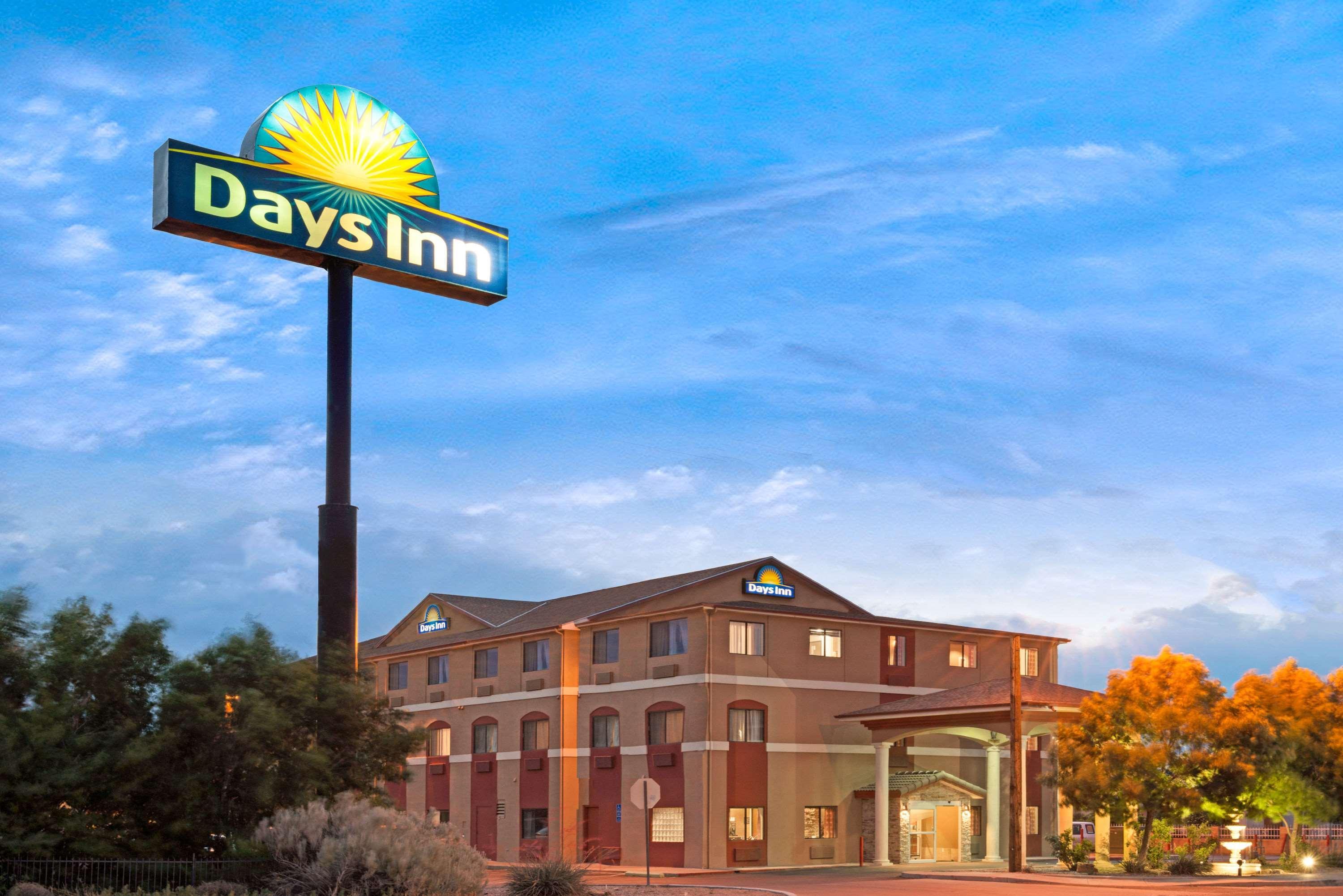 Days Inn By Wyndham Bernalillo Bagian luar foto